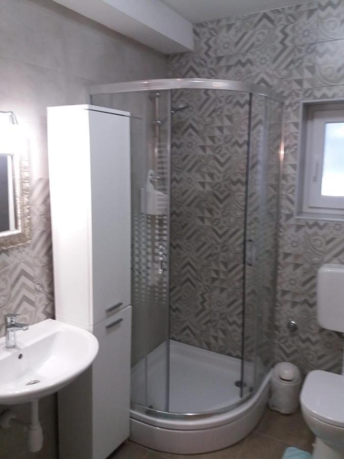 Apartments With A Parking Space Samobor, Prigorje - 12869 Exterior foto